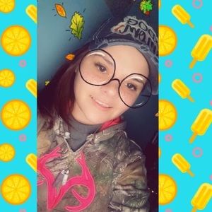 Meet your Posher, Danielle